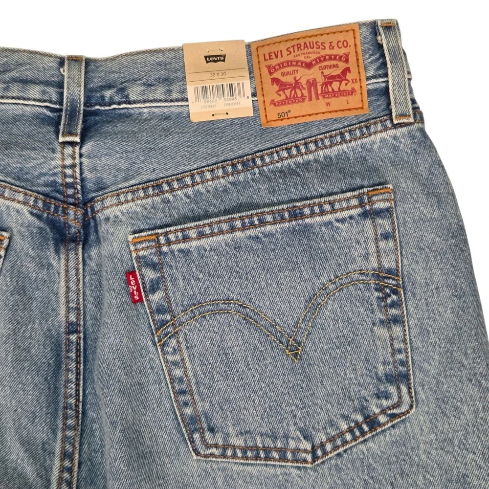New Levi's 501 Original Jeans‎ Mens 32x30 Blue Distressed Straight Leg